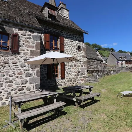 Maison De Caractere Renovee, Au Calme, Proche Salers, Avec Jardin Et Activites De Plein-air - Fr-1-742-441 Holiday home *
